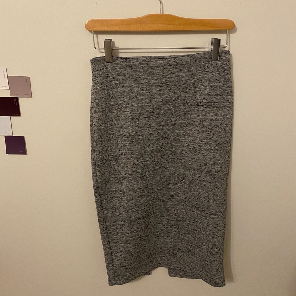 Salt and pepper ( grey ish) pencil skirt